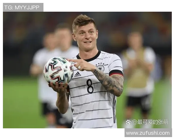 聚焦足球巨星成长之路与赛场内外奋勇拼搏的传奇篇章精彩瞬间展现